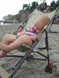 The umbrella stroller is the better choice.