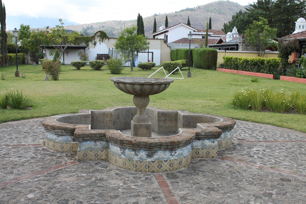 "Hotel" with a backyard? Yes, please.