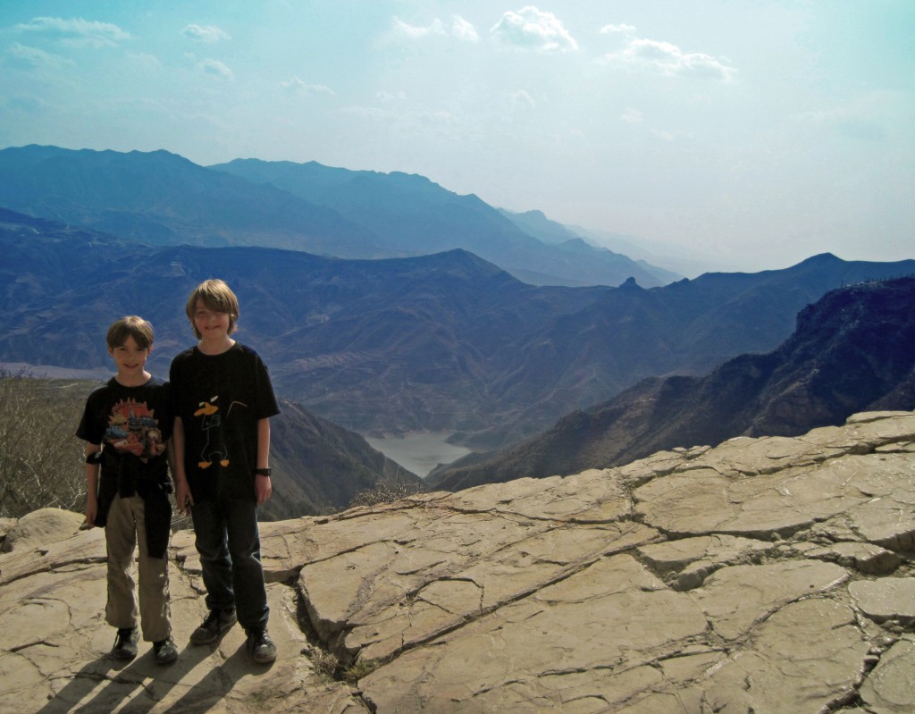 Trailside lookout on Heng Mountain