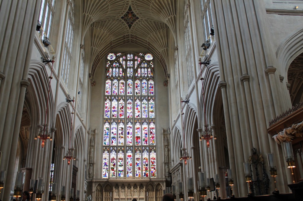 An interior photo of Bath Abbey